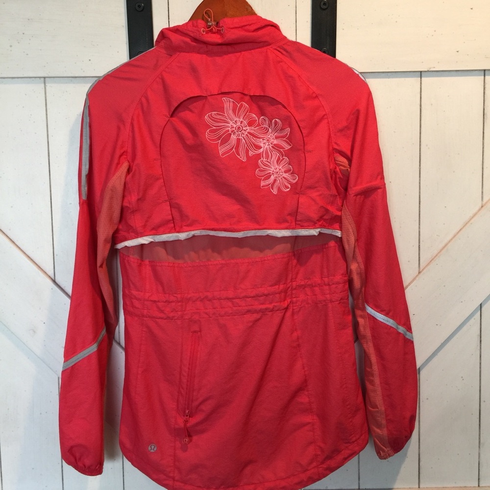Lululemon Light Weight Jacket - image 4
